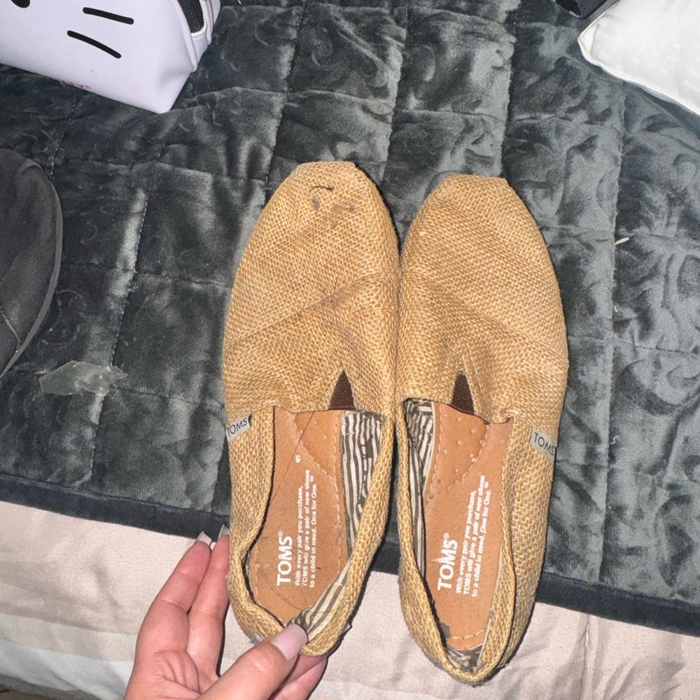 Tom’s Hemp Shoe